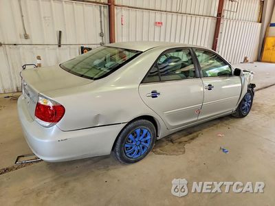 Trzecie zdjęcie samochodu z tyłu: 2005 TOYOTA CAMRY LE VIN:4T1BE30K45U399519 - miniatura