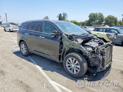 Czwarte zdjęcie samochodu z boku: 2018 KIA SORENTO LX VIN:5XYPG4A31JG339114 - miniatura
