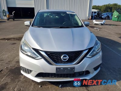 Piąte zdjęcie samochodu w środku: 2019 NISSAN SENTRA SV VIN:3N1AB7AP2KL612857 - miniatura