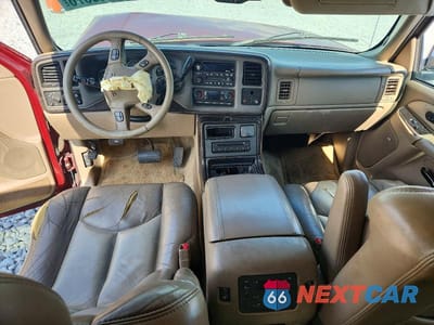 Zdjęcie 8 z 13 samochodu: 2003 GMC YUKON DENALI VIN:1GKEK63U13J246236 - miniatura