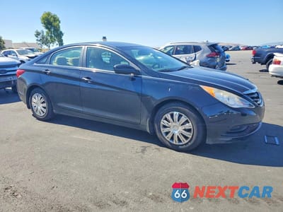 Czwarte zdjęcie samochodu z boku: 2013 HYUNDAI SONATA GLS VIN:5NPEB4ACXDH609329 - miniatura
