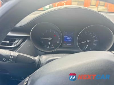 Zdjęcie 8 z 10 samochodu: 2018 TOYOTA C-HR XLE VIN:NMTKHMBX0JR023438 - miniatura