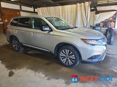 Czwarte zdjęcie samochodu z boku: 2019 MITSUBISHI OUTLANDER SE VIN:JA4AZ3A30KZ055576 - miniatura