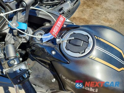 Zdjęcie 8 z 9 samochodu: 2023 KAWASAKI EX650 R VIN:ML5EXER13PDAB1080 - miniatura