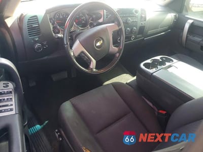 Zdjęcie 8 z 12 samochodu: 2011 CHEVROLET SILVERADO K1500 LT VIN:1GCRKSEA3BZ295298 - miniatura