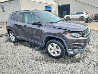 Czwarte zdjęcie samochodu z boku: 2020 JEEP COMPASS LATITUDE VIN:3C4NJDBB7LT239559 - miniatura