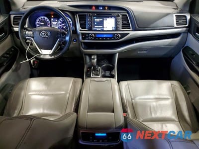 Zdjęcie 8 z 13 samochodu: 2017 TOYOTA HIGHLANDER XLE VIN:5TDJZRFH0HS455564 - miniatura