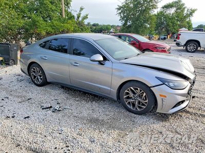 Czwarte zdjęcie samochodu z boku: 2020 HYUNDAI SONATA SEL VIN:5NPEF4JA9LH012125 - miniatura