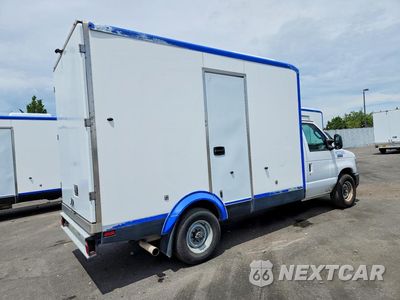 Trzecie zdjęcie samochodu z tyłu: 2023 FORD E350 REFRIGERATED BOX TRUCK VIN:1FDWE3FK5PDD09743 - miniatura
