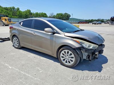 Czwarte zdjęcie samochodu z boku: 2015 HYUNDAI ELANTRA SE VIN:5NPDH4AE9FH632275 - miniatura