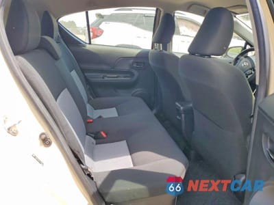Zdjęcie 11 z 14 samochodu: 2018 TOYOTA PRIUS C TWO VIN:JTDKDTB3XJ1599538 - miniatura