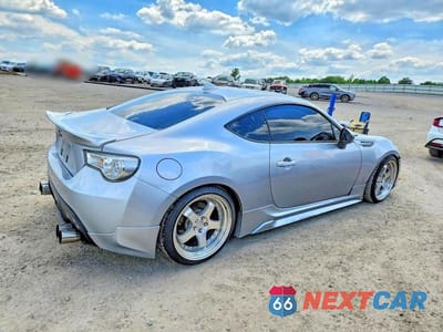 Trzecie zdjęcie samochodu z tyłu: 2016 SUBARU BRZ 2.0 LIMITED VIN:JF1ZCAC12G9603973 - miniatura
