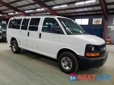 Czwarte zdjęcie samochodu z boku: 2015 CHEVROLET EXPRESS G2500 LS VIN:1GAWGPFFXF1283481 - miniatura