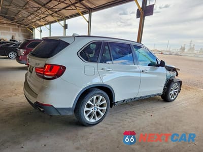 Trzecie zdjęcie samochodu z tyłu: 2016 BMW X5 SDRIVE35I VIN:5UXKR2C5XG0H42015 - miniatura