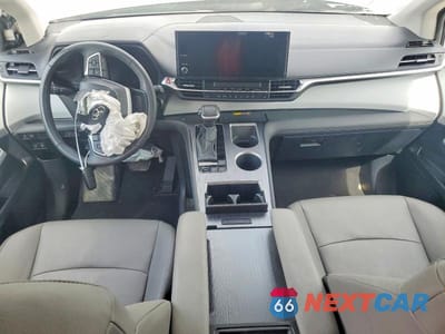 Zdjęcie 8 z 13 samochodu: 2025 TOYOTA SIENNA XLE 8-PASSENGER VIN:5TDYRKEC2SS227911 - miniatura