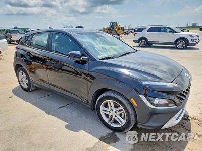 Czwarte zdjęcie samochodu z boku: 2022 HYUNDAI KONA SE VIN:KM8K22AB1NU803264 - miniatura