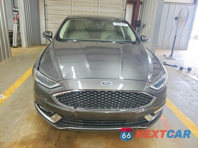 Piąte zdjęcie samochodu w środku: 2017 FORD FUSION TITANIUM VIN:3FA6P0K96HR402012 - miniatura