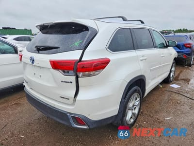 Trzecie zdjęcie samochodu z tyłu: 2019 TOYOTA HIGHLANDER HYBRID LIMITED VIN:5TDDGRFH0KS071178 - miniatura