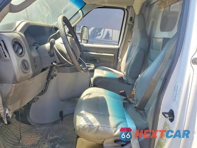 Zdjęcie 7 z 13 samochodu: 2013 FORD ECONOLINE E350 SUPER DUTY CUTAWAY VAN VIN:1FDWE3FL1DDA14529 - miniatura