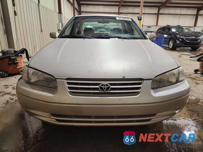 Piąte zdjęcie samochodu w środku: 1998 TOYOTA CAMRY LE VIN:4T1BG22K5WU206989 - miniatura