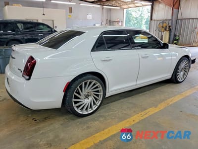 Trzecie zdjęcie samochodu z tyłu: 2021 CHRYSLER 300 S VIN:2C3CCABG8MH595805 - miniatura