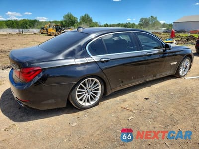 Trzecie zdjęcie samochodu z tyłu: 2013 BMW 750 LXI VIN:WBAYF8C52DD140067 - miniatura