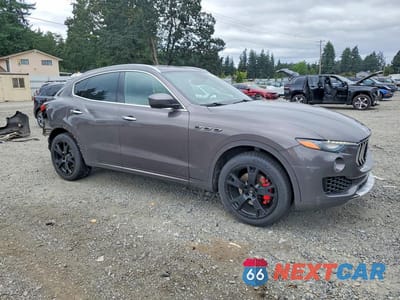 Czwarte zdjęcie samochodu z boku: 2017 MASERATI LEVANTE SPORT VIN:ZN661XUS7HX238652 - miniatura