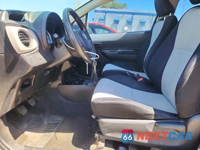 Zdjęcie 7 z 12 samochodu: 2012 TOYOTA YARIS 3-DOOR L VIN:JTDJTUD30CD532255 - miniatura