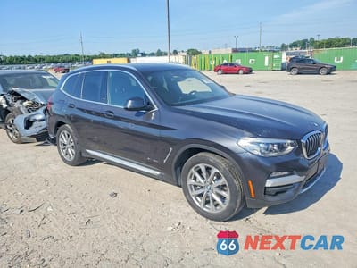 Czwarte zdjęcie samochodu z boku: 2018 BMW X3 XDRIVE30I VIN:5UXTR9C53JLC82392 - miniatura
