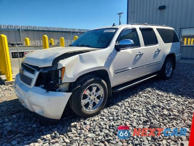 2011 CHEVROLET SUBURBAN K1500 LTZ 1GNSKKE39BR285904 - główne zdjęcie licytacji z USA - miniatura