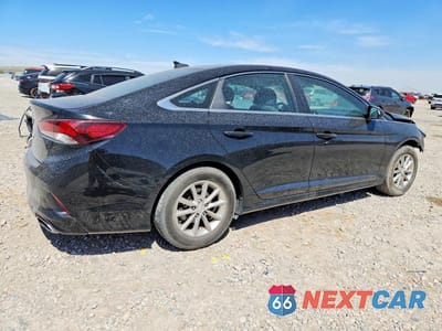 Trzecie zdjęcie samochodu z tyłu: 2019 HYUNDAI SONATA SE VIN:5NPE24AF0KH734153 - miniatura