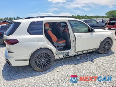 Trzecie zdjęcie samochodu z tyłu: 2021 BMW X7 M50I VIN:5UXCX6C00M9H49794 - miniatura