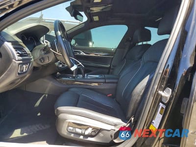 Zdjęcie 7 z 12 samochodu: 2016 BMW 740 I VIN:WBA7E2C58GG547440 - miniatura