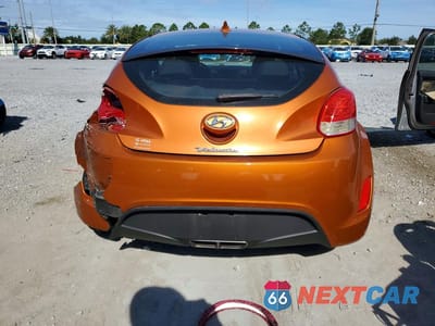 Zdjęcie 6 z 13 samochodu: 2013 HYUNDAI VELOSTER BASE VIN:KMHTC6AD5DU103210 - miniatura