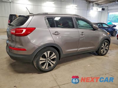 Trzecie zdjęcie samochodu z tyłu: 2011 KIA SPORTAGE EX VIN:KNDPC3A23B7155496 - miniatura