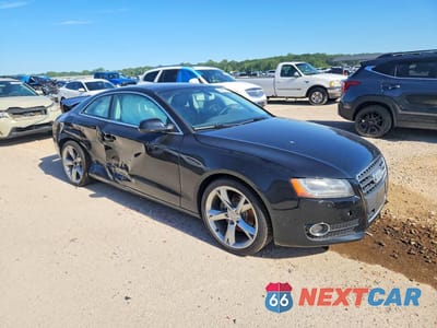 Czwarte zdjęcie samochodu z boku: 2012 AUDI A5 PREMIUM PLUS VIN:WAULFAFRXCA000719 - miniatura
