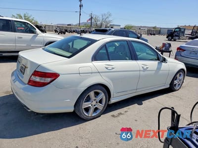 Trzecie zdjęcie samochodu z tyłu: 2011 MERCEDES-BENZ C 300 VIN:WDDGF5EB7BA526617 - miniatura