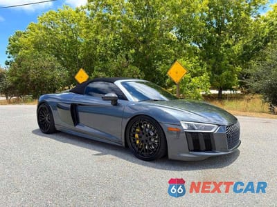 2017 AUDI R8 SPYDER WUAVACFX5H7903940 - główne zdjęcie licytacji z USA - miniatura