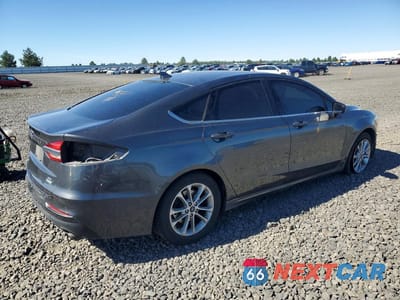 Trzecie zdjęcie samochodu z tyłu: 2020 FORD FUSION SE VIN:3FA6P0HD1LR149895 - miniatura