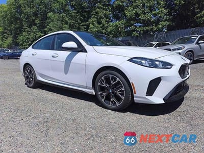 Trzecie zdjęcie samochodu z tyłu: 2025 BMW 228XI VIN:WBA23GG03S7S60107 - miniatura