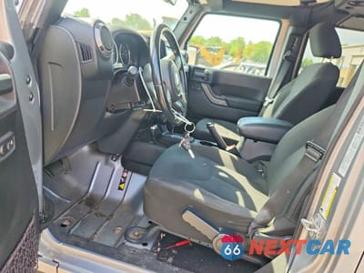 Zdjęcie 7 z 13 samochodu: 2016 JEEP WRANGLER UNLIMITED SPORT VIN:1C4BJWDG9GL191510 - miniatura