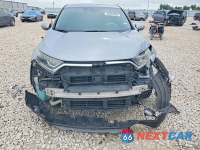 Piąte zdjęcie samochodu w środku: 2018 HONDA CR-V EX VIN:5J6RW1H59JA012746 - miniatura