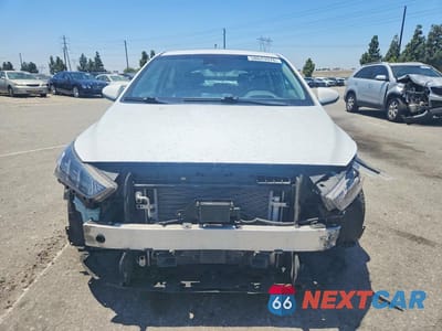 Piąte zdjęcie samochodu w środku: 2020 HYUNDAI IONIQ SEL VIN:KMHC85LC5LU239951 - miniatura