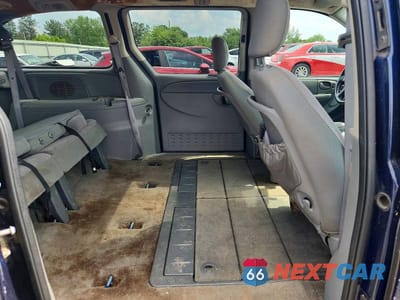 Zdjęcie 11 z 13 samochodu: 2006 DODGE GRAND CARAVAN SXT VIN:2D4GP44L86R804456 - miniatura