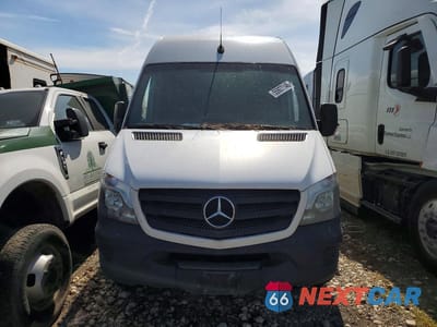 Piąte zdjęcie samochodu w środku: 2018 MERCEDES-BENZ SPRINTER 2500 VIN:WD3PE8CD5JP611111 - miniatura