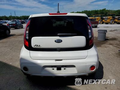 Piąte zdjęcie samochodu w środku: 2018 KIA SOUL + VIN:KNDJP3A59J7519648 - miniatura