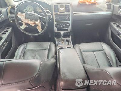 Zdjęcie 8 z 12 samochodu: 2010 CHRYSLER 300 TOURING VIN:2C3CA5CV5AH315165 - miniatura