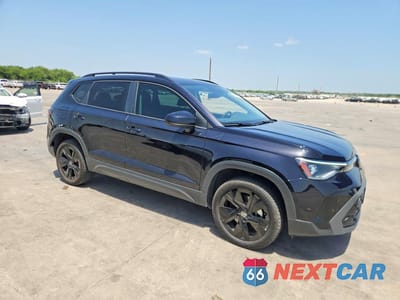Czwarte zdjęcie samochodu z boku: 2025 VOLKSWAGEN TAOS SE BLACK VIN:3VV3C7B22SM082925 - miniatura