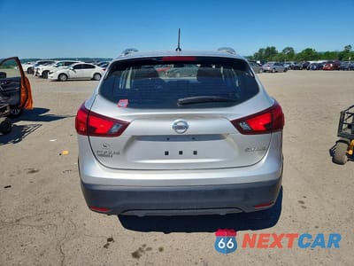 Zdjęcie 6 z 13 samochodu: 2017 NISSAN ROGUE SPORT SV VIN:JN1BJ1CR7HW142556 - miniatura