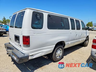 Trzecie zdjęcie samochodu z tyłu: 2010 FORD ECONOLINE E350 SUPER DUTY WAGON VIN:1FBSS3BL3ADA82915 - miniatura